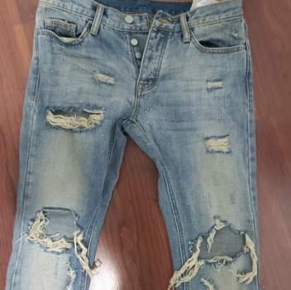 Black distress jean - Picture 9 of 9